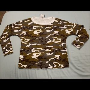 NWT Camo unhemmed long sleeved top